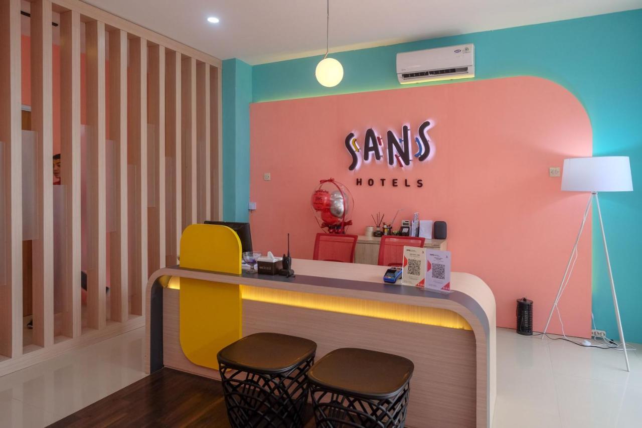 Hotel Sans Tiga Putri By Reddoorz 3*
